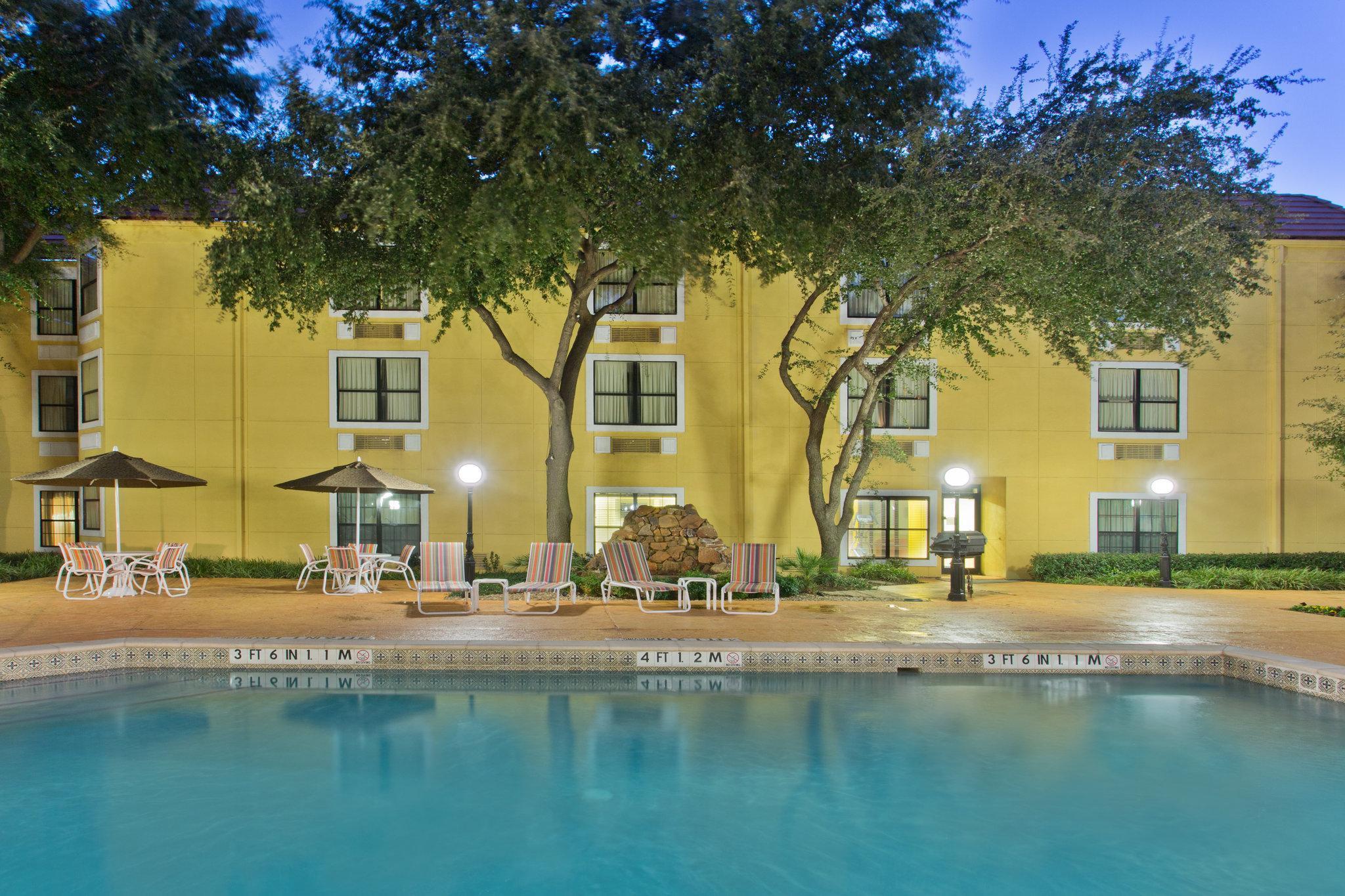 Holiday Inn Express Hotel & Suites Irving Dfw Airport North By Ihg Exterior foto